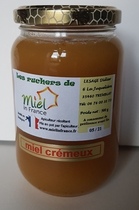 Miel crémeux artisanal – texture lisse et goût doux, idéal pour les tartines